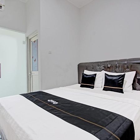 Capital O 91377 Mk Prime Syariah Hotel Semarang Buitenkant foto