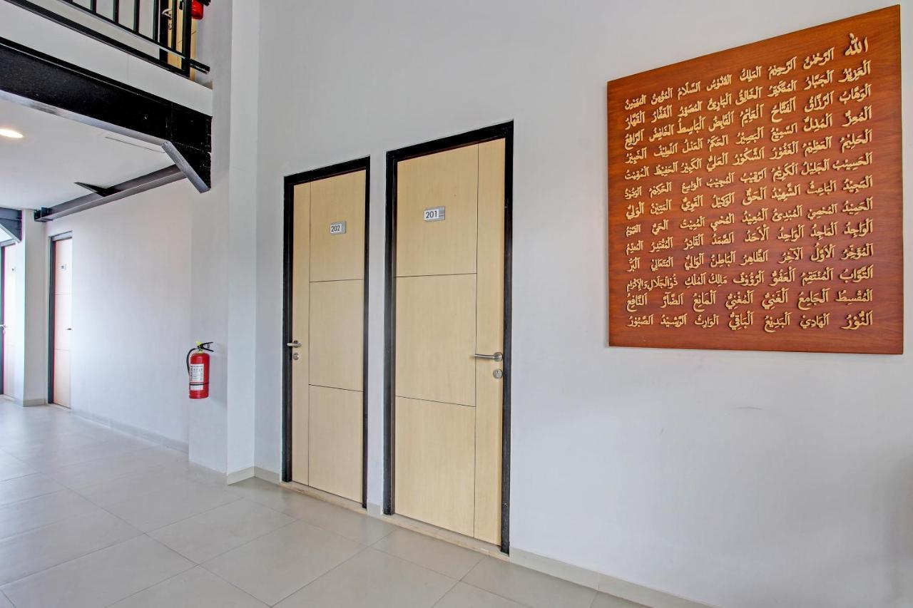 Capital O 91377 Mk Prime Syariah Hotel Semarang Buitenkant foto